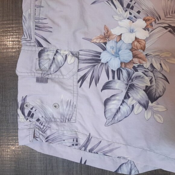 TOMMY BAHAMA Hawaiian Floral Swim Trunks Tropical Cargo Bathing Suit - Picture 4 of 16